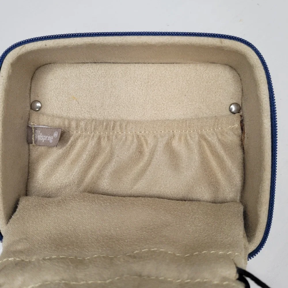 Wellspring Travel Jewelry Case Blue Medallion Damask Zippered‎ Organizer Pouch